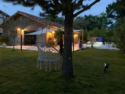 Jardin de l'établissement La tranquille marée , à 5 min des plages