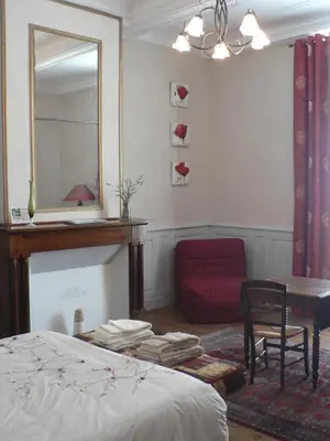 Un ou plusieurs lits dans un hébergement de l'établissement La Terrasse de la Grand'Rue - chambre d'hôtes -