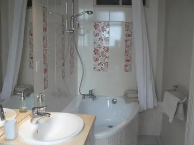 Salle de bains dans l'établissement La Terrasse de la Grand'Rue - chambre d'hôtes -
