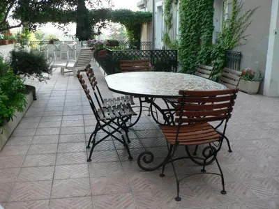 Terrasse ou espace extérieur de l'établissement La Terrasse de la Grand'Rue - chambre d'hôtes -