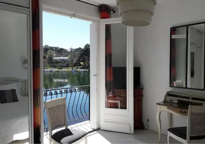 Vue sur la rivière ou le fleuve situé(e) à proximité de l'hôtel