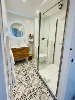 Salle de bains dans l'établissement La Caravelle Logis