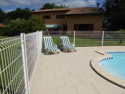 Piscine de l'établissement La Mimona ou située à proximité