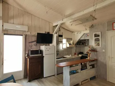 Cuisine ou kitchenette dans l'établissement a2pasdelaforet