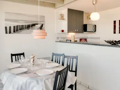 Cuisine ou kitchenette dans l'établissement Apartment Grand Pavois-2 by Interhome
