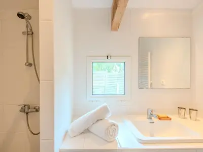 Salle de bains dans l'établissement Holiday Home Les Bruyères by Interhome