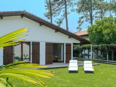 Jardin de l'établissement Holiday Home Roitelet by Interhome