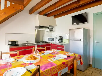 Cuisine ou kitchenette dans l'établissement Holiday Home Sicard-5 by Interhome