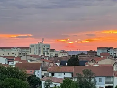 Lever ou coucher de soleil vu de la maison de vacances ou à proximité