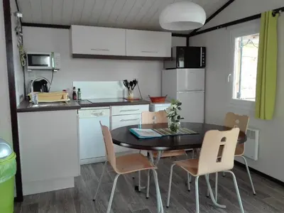 Cuisine ou kitchenette dans l'établissement Chalet Zure Ondoan - SPA et piscine chauffée