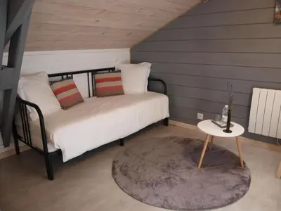 Un ou plusieurs lits dans un hébergement de l'établissement L'Estanquet Bed and Breakfast pdj offert