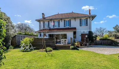 Jardin de l'établissement L'Estanquet Bed and Breakfast pdj offert