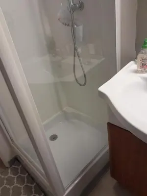 Salle de bains dans l'établissement CARPE DIEM - La Villa des Vacances