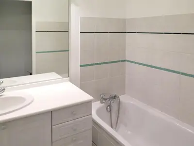 Salle de bains dans l'établissement Holiday Home Résidence Dune Blanche - Océan1 by Interhome