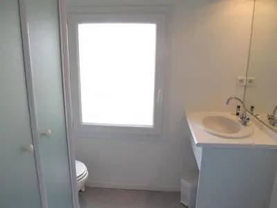 Salle de bains dans l'établissement Holiday Home Résidence Dune Blanche - Océan1 by Interhome