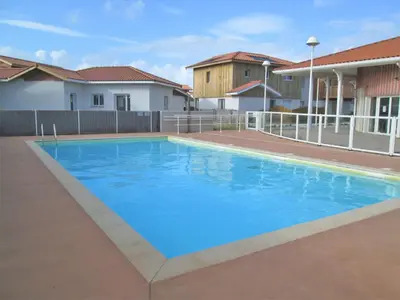 Piscine de l'établissement Holiday Home Résidence Plage Océane-2 by Interhome ou située à proximité