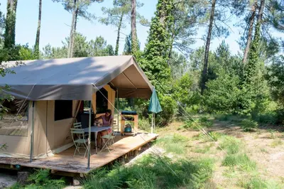 Jardin de l'établissement Huttopia Landes Sud
