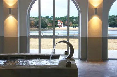 Coin salon dans l'établissement Hôtel du Parc & Spa