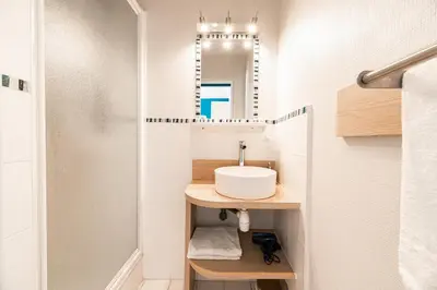 Salle de bains dans l'établissement Hotel Helios - Golf