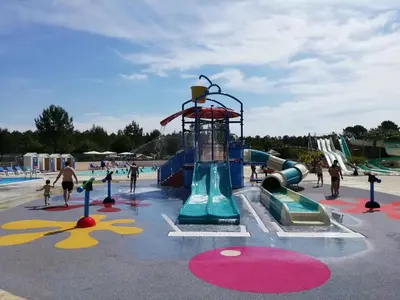 Aire de jeux pour enfants de l'établissement Les Dunes de Contis 4 étoiles
