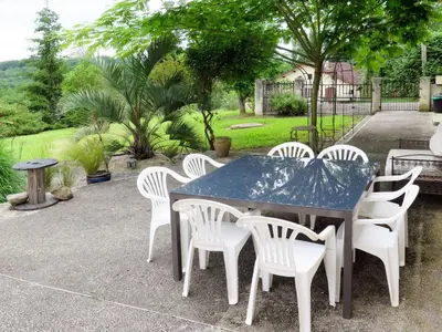 Jardin de l'établissement Holiday Home Aucéloun by Interhome