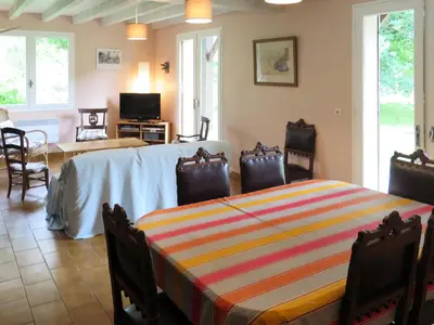 Télévision ou salle de divertissement dans l'établissement Holiday Home Cherte by Interhome
