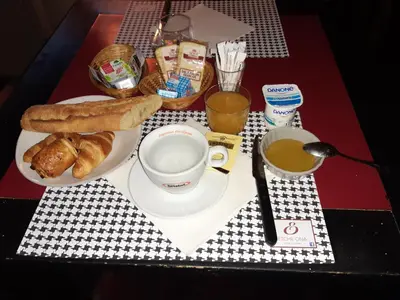 Nourriture dans l'hôtel ou à proximité