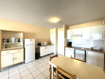 Cuisine ou kitchenette dans l'établissement Appartement T2 à Vieux-Boucau, terrasse, animaux admis, parking privé - FR-1-379-33