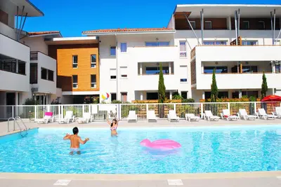 Piscine de l'établissement Résidence Goélia Les Terrasses de l'Océan ou située à proximité