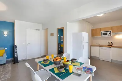 Cuisine ou kitchenette dans l'établissement Résidence Goélia Le Marché de la Plage