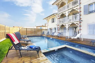 Piscine de l'établissement Résidence Goélia Le Marché de la Plage ou située à proximité