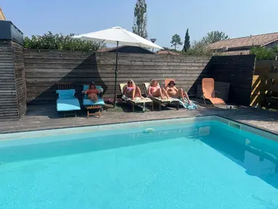 Piscine de l'établissement Villa Côte d'Argent ou située à proximité