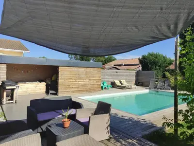 Piscine de l'établissement Villa Côte d'Argent ou située à proximité