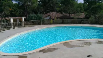 Piscine de l'établissement Villa sous les pins de Moliets ou située à proximité
