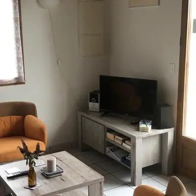 Télévision ou salle de divertissement dans l'établissement Village Océlandes