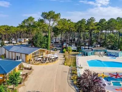 Piscine de l'établissement Les dunes de contis- landes ou située à proximité