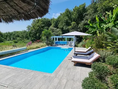 Piscine de l'établissement Gîte Pigerot ou située à proximité