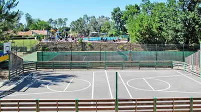Tennis ou squash au sein de la maison de vacances ou à proximité