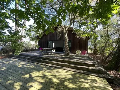 Jardin de l'établissement Villa 8 pers proche lac marin, WiFi, animaux permis, parking - FR-1-379-83