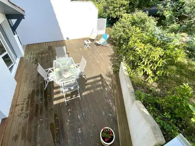 Jardin de l'établissement T2 cabine avec grande terrasse sans vis à vis, parking privatif, à 100m des plages - FR-1-420-47