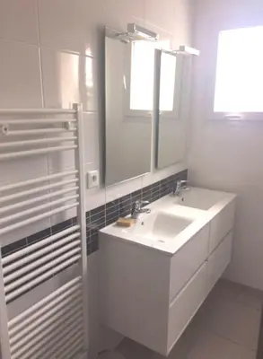 Salle de bains dans l'établissement Magnifique villa spacieuse 3 chambres tout confort