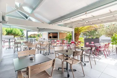 Restaurant ou autre lieu de restauration dans l'établissement Abor Hôtel, Mont de Marsan