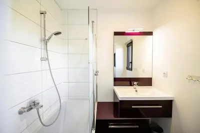 Salle de bains dans l'établissement Villa cork contis 1