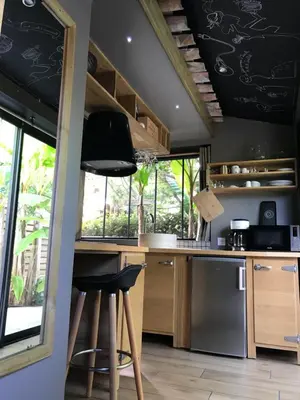 Cuisine ou kitchenette dans l'établissement Tchankéklass