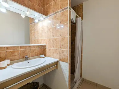 Salle de bains dans l'établissement Résidence Au Pitot, Biscarrosse-Plage