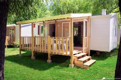 Jardin de l'établissement Camping des Abesses