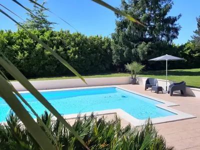 Piscine de l'établissement Gîte L'Ecureuil*** ou située à proximité