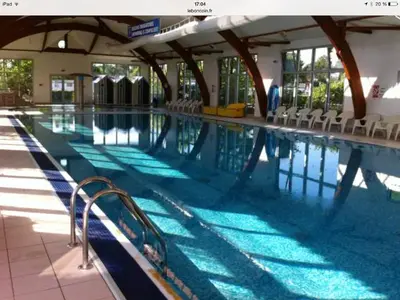 Piscine de l'établissement Bungalow confortable à Gastes + Piscine ou située à proximité