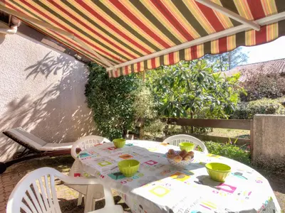 Jardin de l'établissement Holiday Home Juncades by Interhome