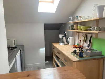 Cuisine ou kitchenette dans l'établissement Appartement 2/3 personnes à 10 minutes de Contis plage (Saint Julien en Born)